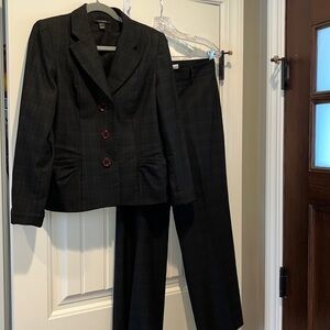 Classic dark gray subtle plaid pants suit professional career office Louben sz 4